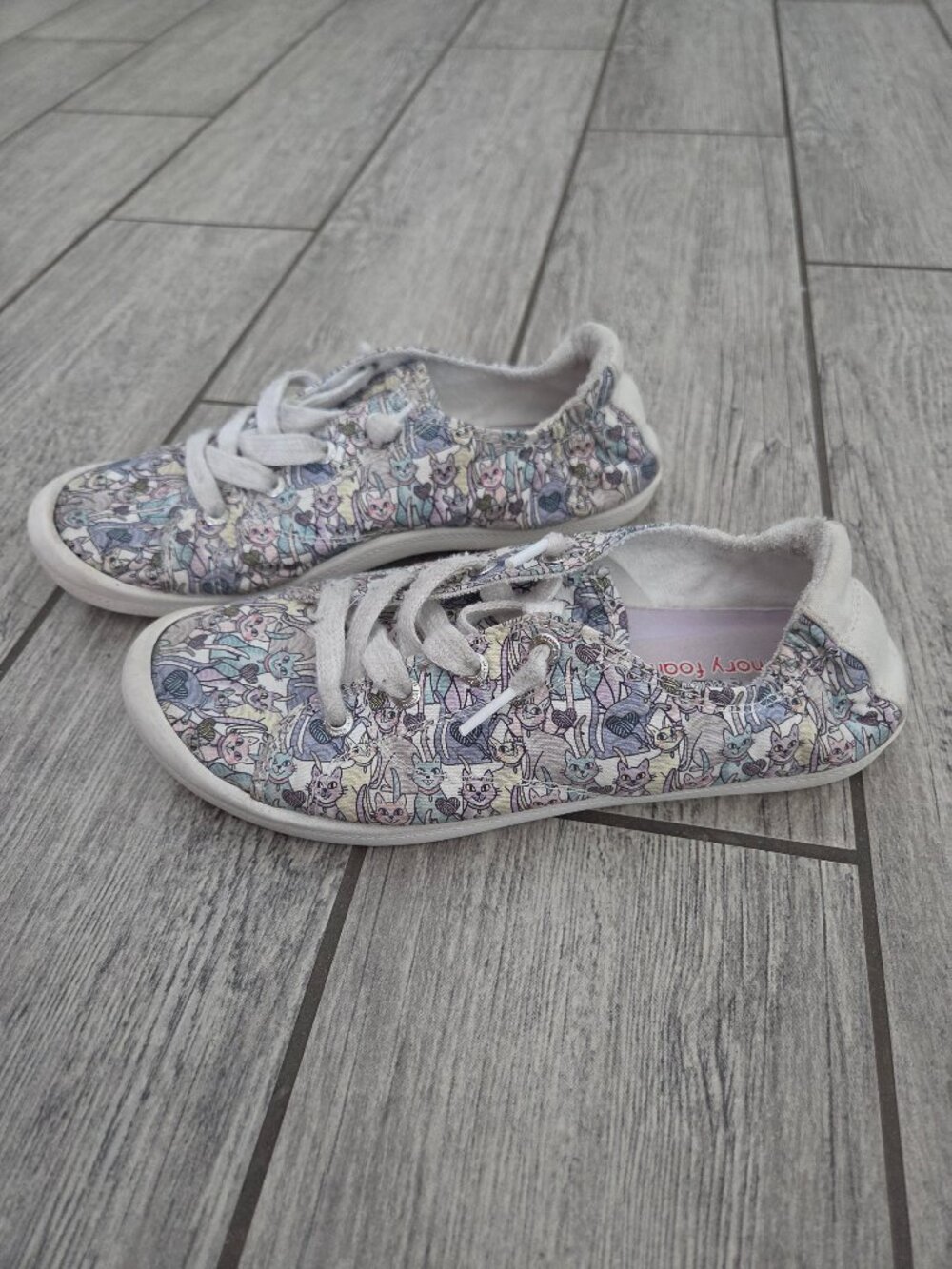 Skechers BOBS Cat Print Multicolor Canvas Sneakers Women’s Size 7